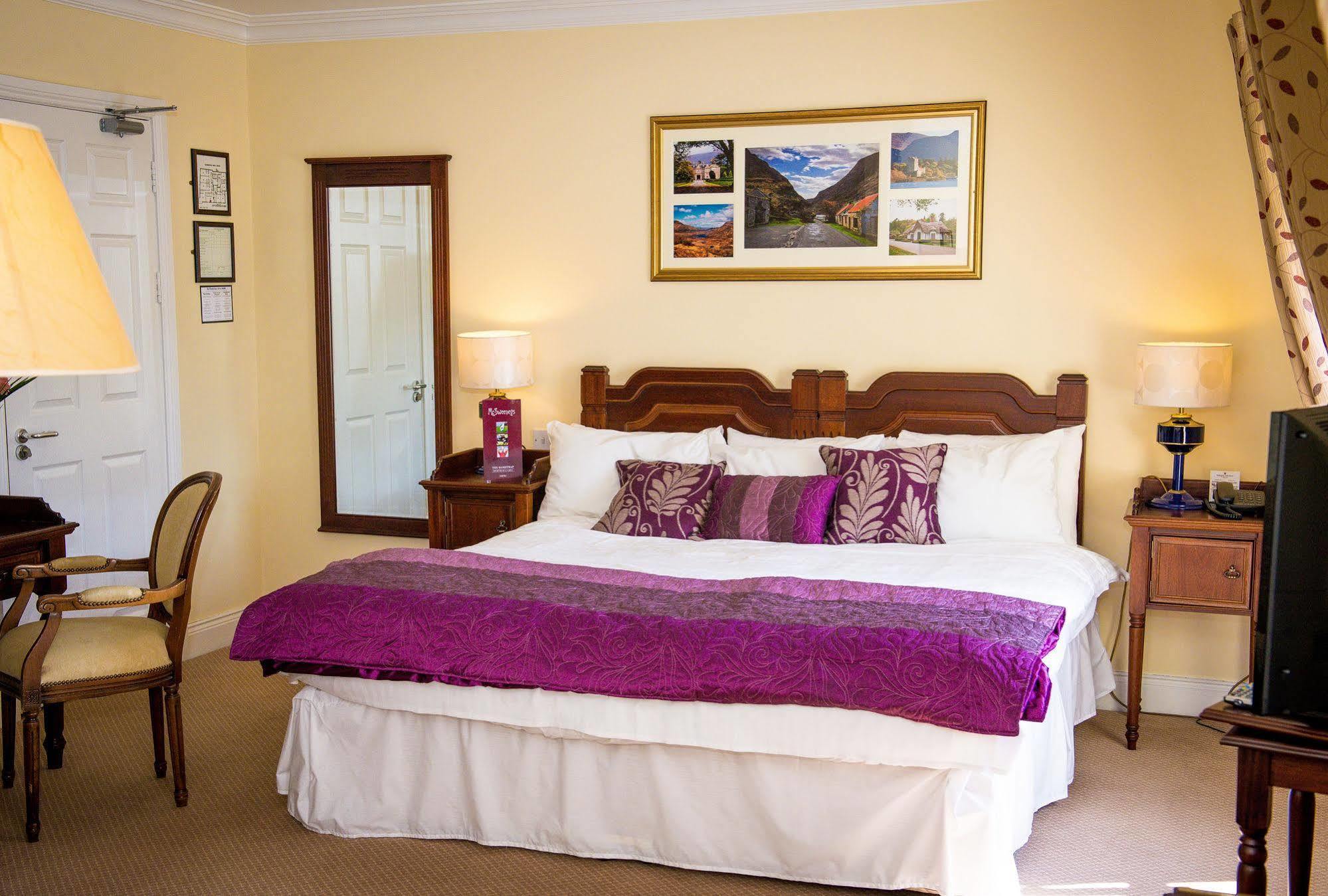 Mcsweeney Arms Hotel Killarney Exterior foto
